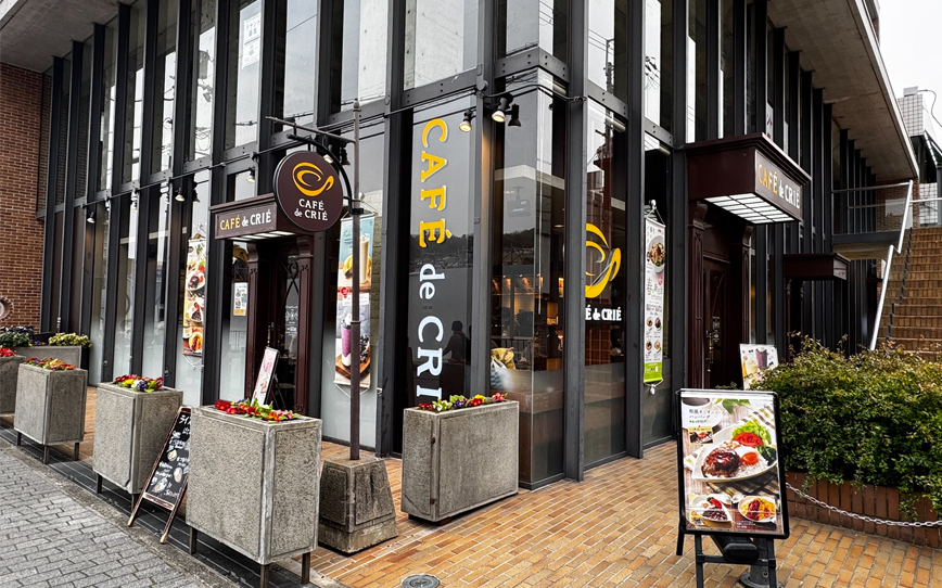 カフェドクリエ箕面店の外観写真